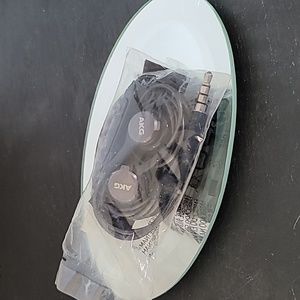 Samsung wired AKG headphones